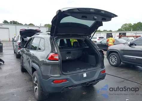 2017 Jeep Cherokee Trailhawk 4X4 z USA, uszkodzony, nr VIN 1C4PJMBS4HW647155